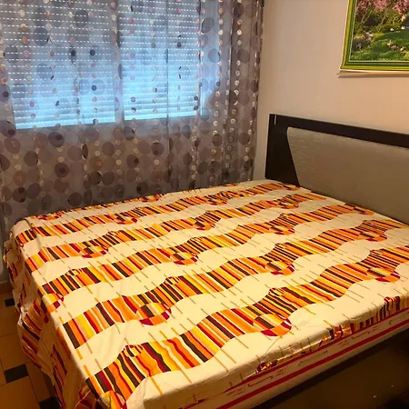 Struga Apartament Golem (Tirana)